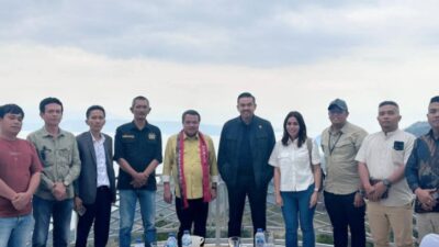 Pemimpin Hebat Itu Mengangkat Timnya  Silaturahmi Nasional di Taput Perkuat Sinergi Rakyat