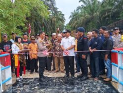 Sinergi Polri dan Warga, Jembatan Merah Putih Desa Sungai Kuning Resmi Beroperasi, Personel BKO Polda Riau Kembali ke Kesatuan