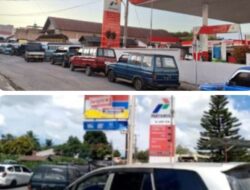 Sangat Memprihatinkan! Antrean Panjang Berjam-jam di SPBU Kabupaten Dairi, Diduga Lemah Pengawasan dan Marak Penjualan Minyak Eceran Ilegal