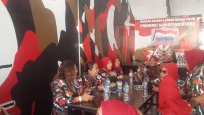 Rukun Sembiring Serahkan Mandat Srikandi LMP Sumut kepada Yustriani — Dairi Hadir Penuh, Surya Iriani Pangaribuan Jadi Satu-satunya Wakil Srikandi dari Bumi Silalahi
