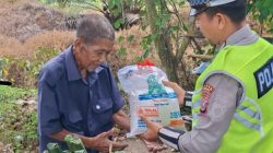 SILAHTURAHMI DENGAN WARGA, SATLANTAS POLRES BATUBARA GELAR MINGGGU KASIH DI JALAN LINTAS SUMATERA DESA SUMBER PADI