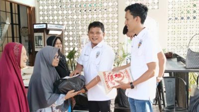 Bukan Cuma Soal Mesin dan Balapan, IMI Kuansing Salurkan Sembako untuk Janda Dhuafa